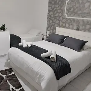 House Luroke Appartamento Aeroporto di Catania Fontana Rossa